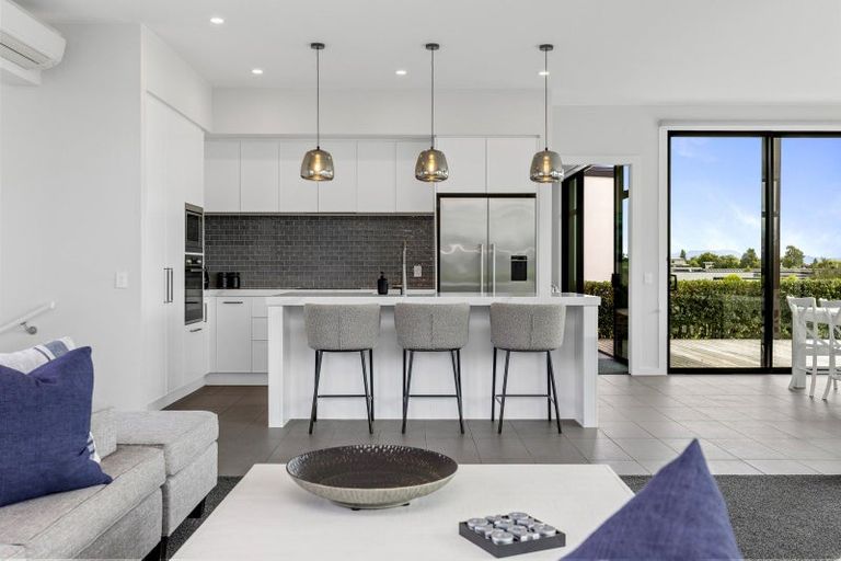 Photo of property in 8 Karapoto Lane, Rainbow Point, Taupo, 3330