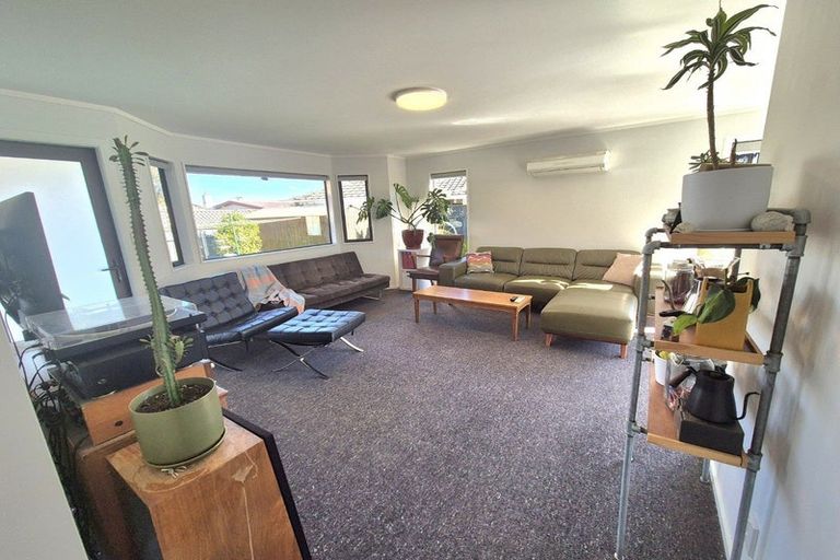 Photo of property in 2 Freyberg Street, Waterloo, Lower Hutt, 5011