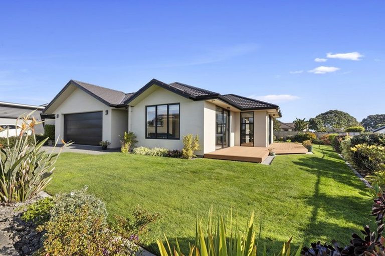 Photo of property in 49 Links Drive, Waiwhakaiho, New Plymouth, 4312