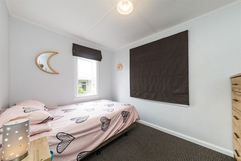 Photo of property in 39 Punga Street, Tangimoana, 4822