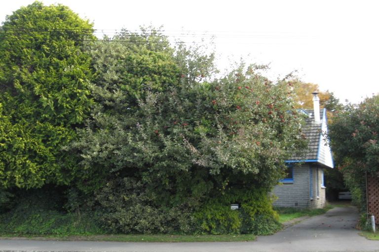 Photo of property in 30 Middlepark Road, Sockburn, Christchurch, 8042