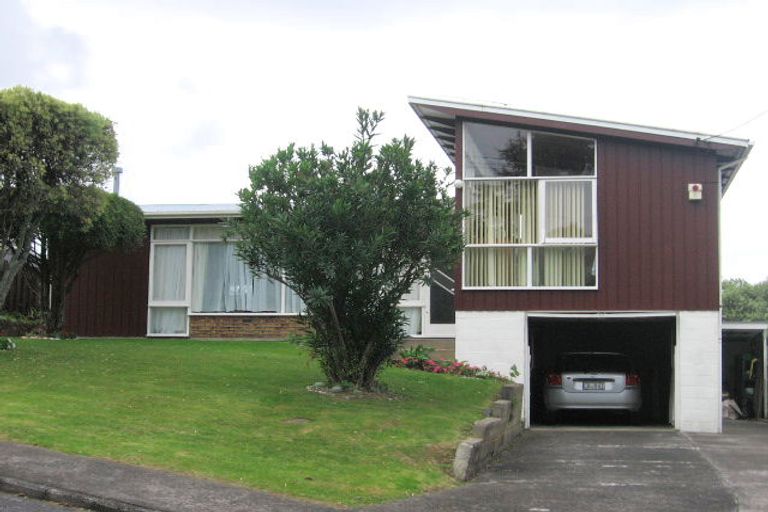Photo of property in 4 De Val Drive, Titirangi, Auckland, 0604