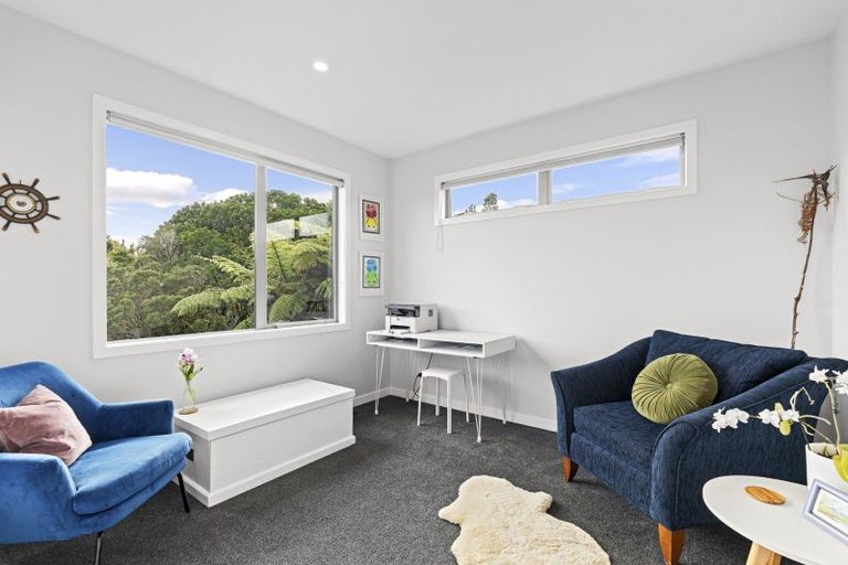 Photo of property in 2 Fern Lane, Whalers Gate, New Plymouth, 4310