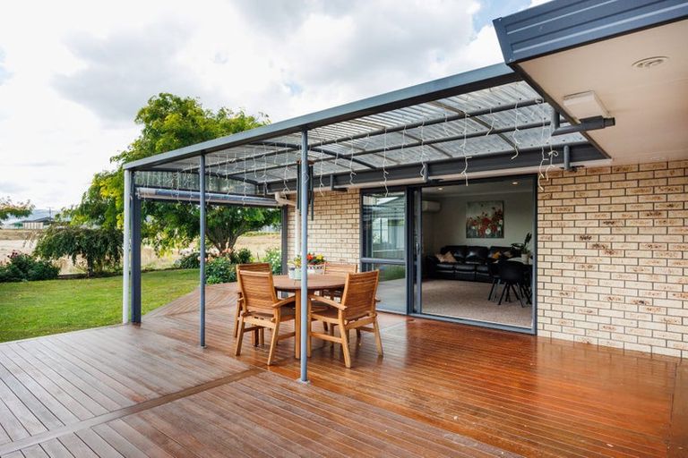 Photo of property in 147 Pacific Drive, Fitzherbert, Palmerston North, 4410