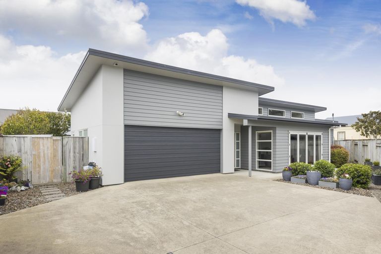 Photo of property in 68 James Line, Kelvin Grove, Palmerston North, 4414