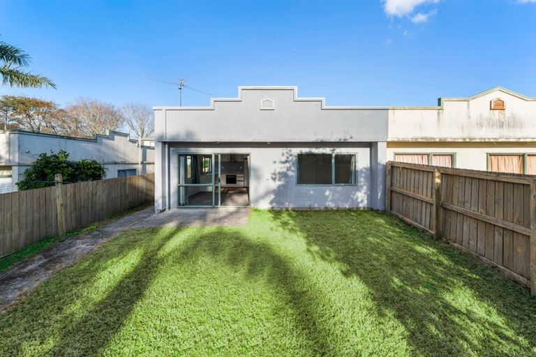 Photo of property in 128 Gadsby Road, Favona, Auckland, 2024