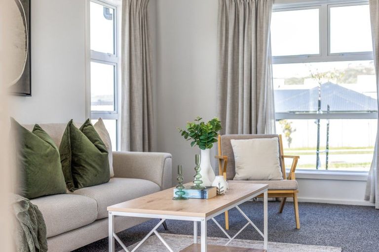 Photo of property in 40 Hokioi Drive, Kenepuru, Porirua, 5022