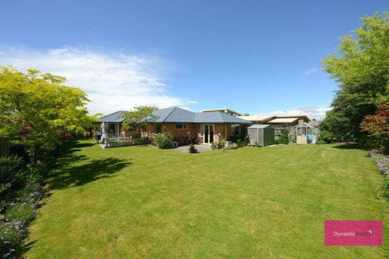 Photo of property in 21 Willowview Drive, Redwood, Christchurch, 8051