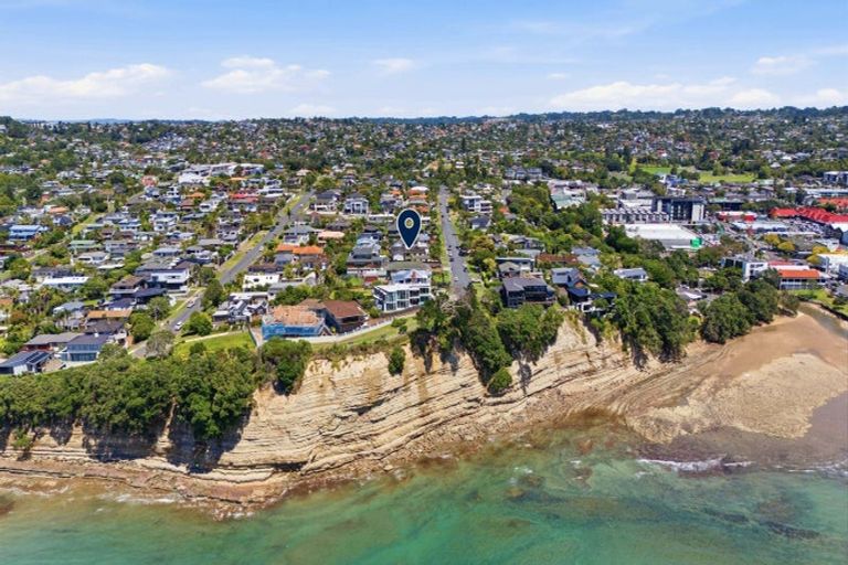 Photo of property in 31 Beechwood Road, Rothesay Bay, Auckland, 0630