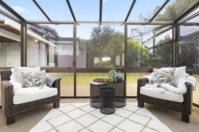 Photo of property in 26 Beechdale Crescent, Pakuranga Heights, Auckland, 2010