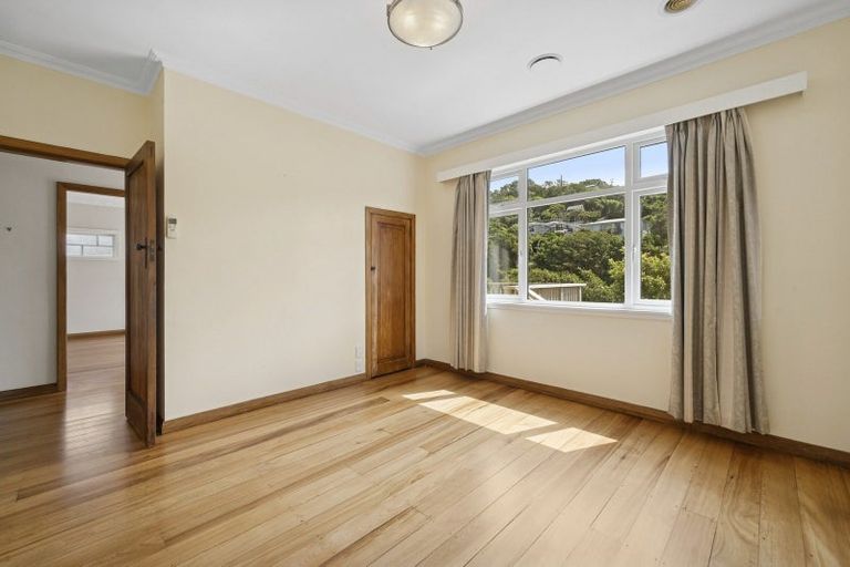 Photo of property in 144 Newlands Road, Newlands, Wellington, 6037