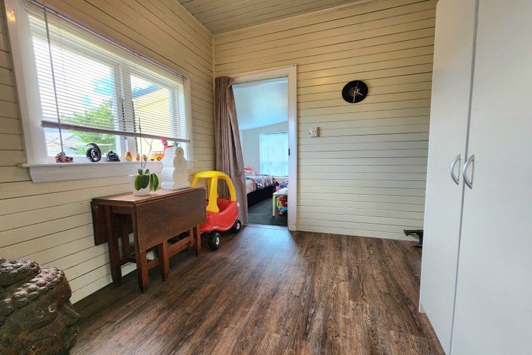 Photo of property in 20 Clifford Street, Blackball, 7804