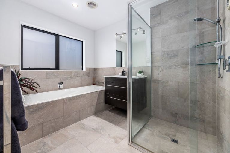 Photo of property in 10 Taranui Way, Paraparaumu Beach, Paraparaumu, 5032