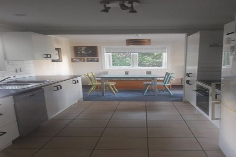 Photo of property in 44 Winston Street, Crofton Downs, Wellington, 6035