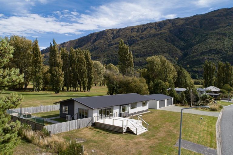 Photo of property in 1 Hector Close, Kingston, Athol, 9793