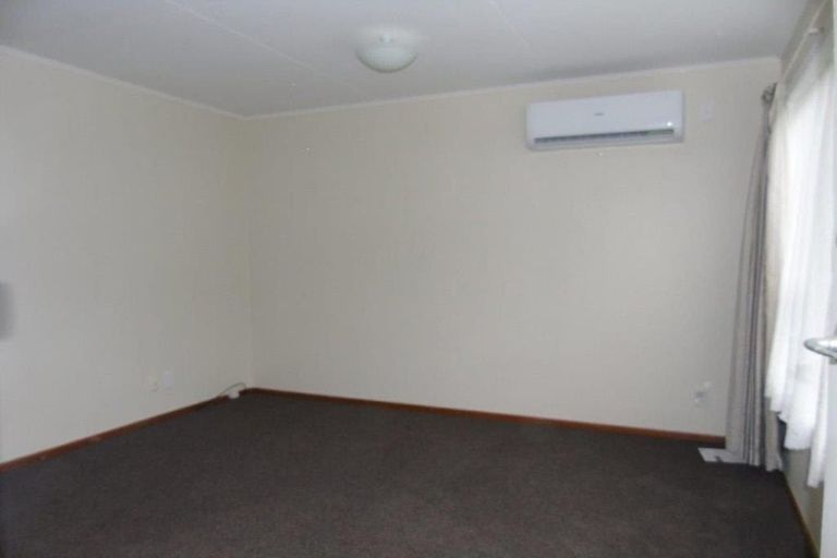 Photo of property in Shakespeare Flats, 8/48 Merton Street, Trentham, Upper Hutt, 5018