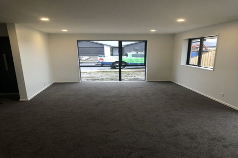 Photo of property in 10 Stackwood Avenue, Woodend, 7610