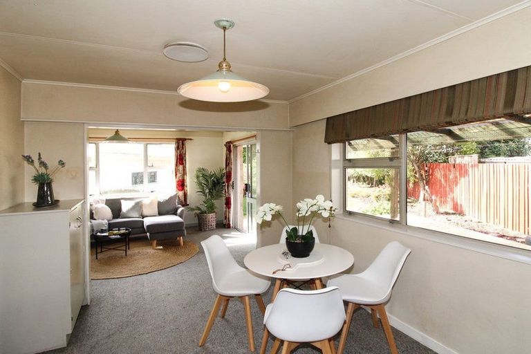 Photo of property in 78 Victoria Street, Carterton, 5713