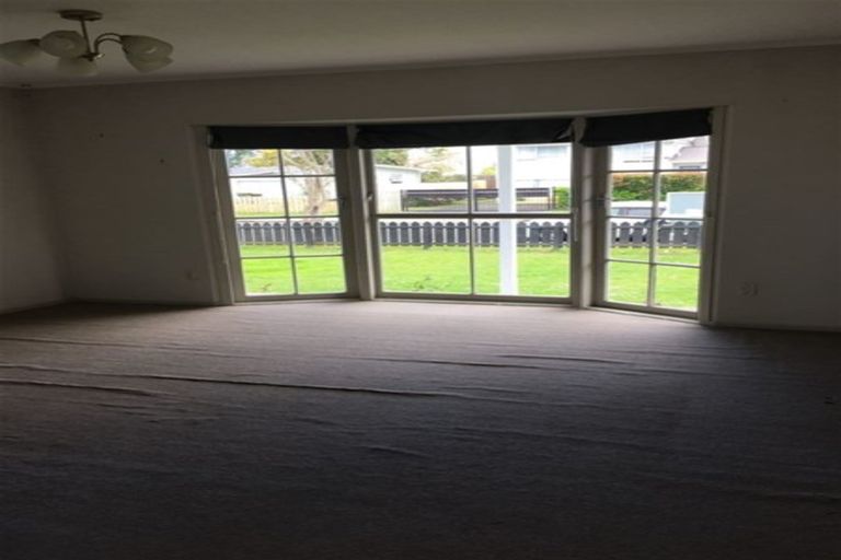 Photo of property in 8 Cargill Street, Papakura, 2110