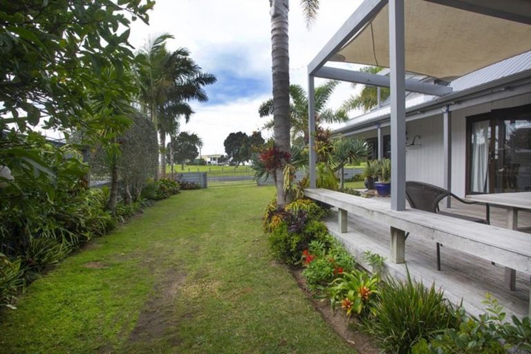 Photo of property in 503a Ocean Road, Whangamata, 3620