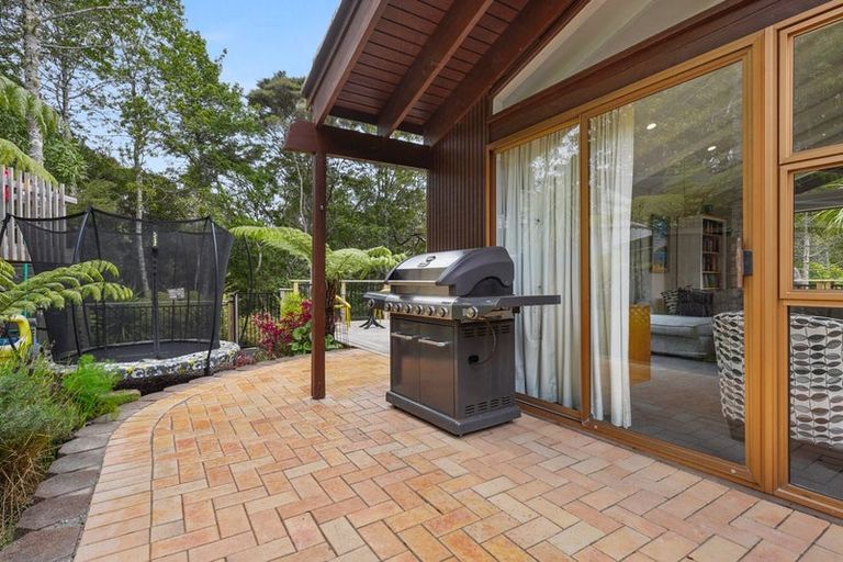 Photo of property in 16 Langstone Place, Chatswood, Auckland, 0626