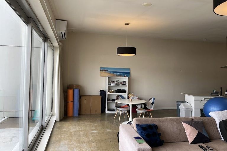 Photo of property in 1/25 Home Street, Mount Victoria, Wellington, 6011