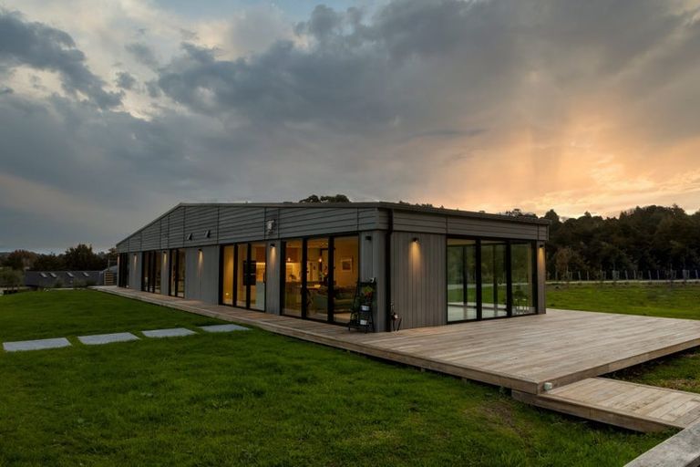 Photo of property in 99b Pebble Brook Road, Waitoki, Silverdale, 0994