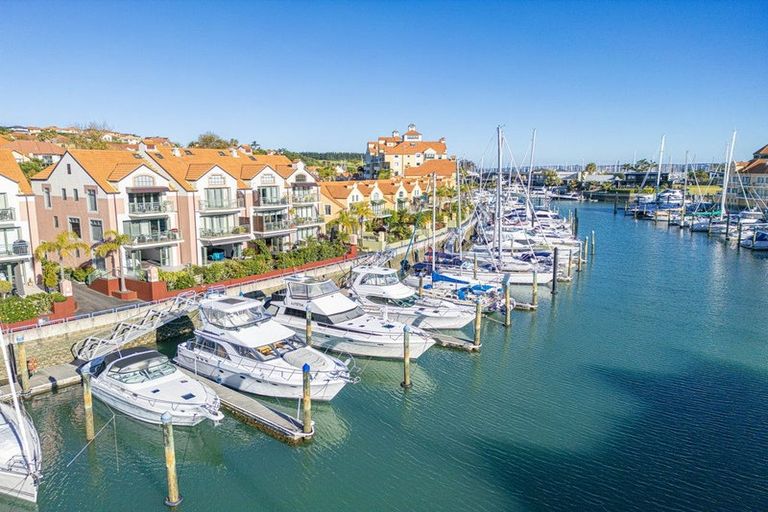 Photo of property in 118 Harbour Village Drive, Gulf Harbour, Whangaparaoa, 0930