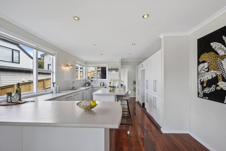 Photo of property in 1/52 Beulah Avenue, Rothesay Bay, Auckland, 0630