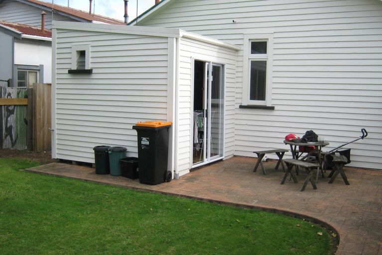 Photo of property in 43 Lyndhurst Street, Takaro, Palmerston North, 4412