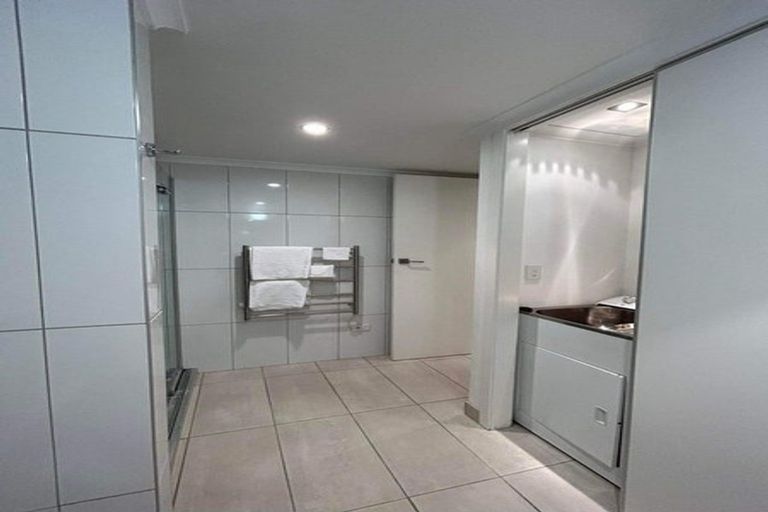 Photo of property in Bellagio Apartments, 8c/39 Taranaki Street, Te Aro, Wellington, 6011