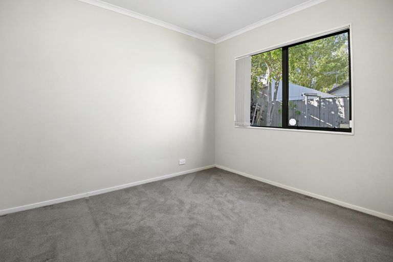 Photo of property in 17 Ashmere Lane, Weymouth, Auckland, 2103