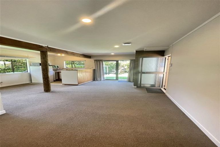 Photo of property in 2/5 Highlight Parade, Te Atatu South, Auckland, 0610