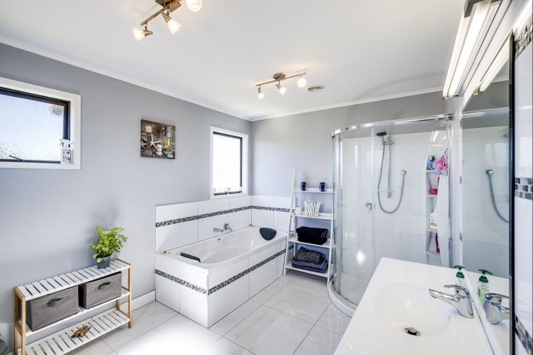 Photo of property in 17 Lichfield Crescent, Tamatea, Napier, 4112