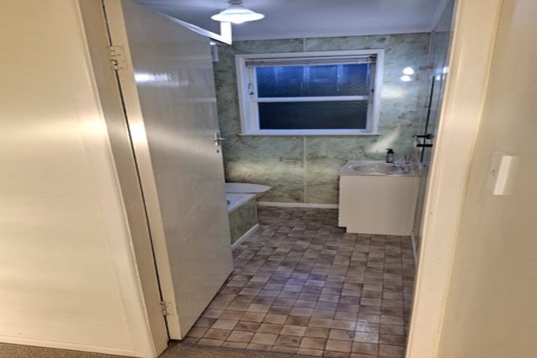 Photo of property in 6 Walker Avenue, Paremata, Porirua, 5026