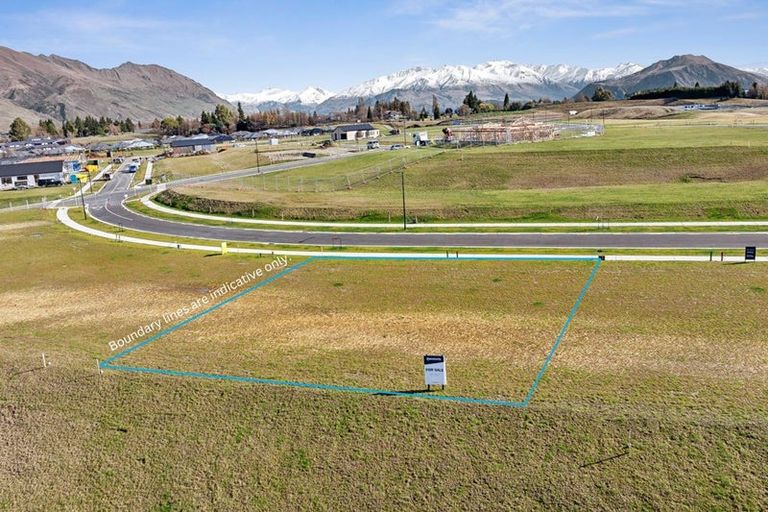 Photo of property in 10 Simpson Crescent, Wanaka, 9305