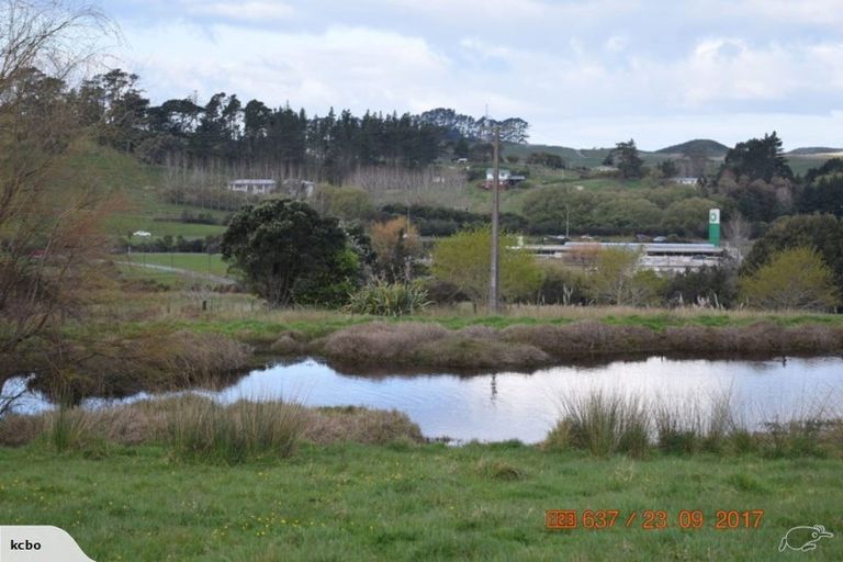 Photo of property in 166 Top Road, Dairy Flat, 0792