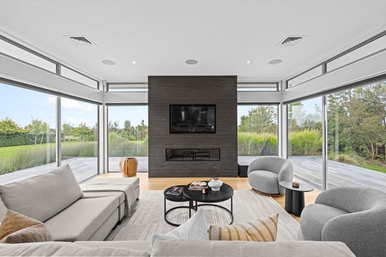 Photo of property in 2 Aglaia Place, Cracroft, Christchurch, 8022