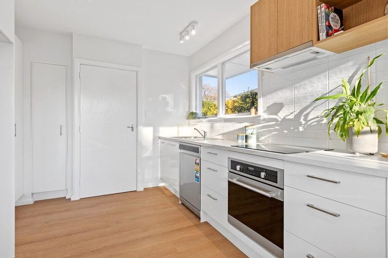 Photo of property in 1/19 Brookby Crescent, Avonhead, Christchurch, 8042