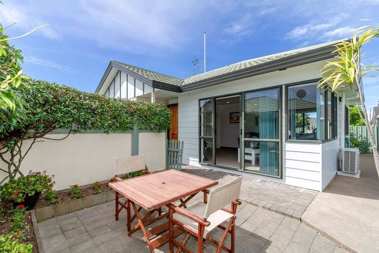 Photo of property in 2a Spriggs Crescent, Greenmeadows, Napier, 4112