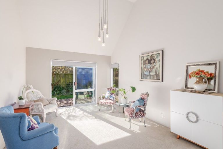 Photo of property in 46 Westgrove Avenue, Avonhead, Christchurch, 8042