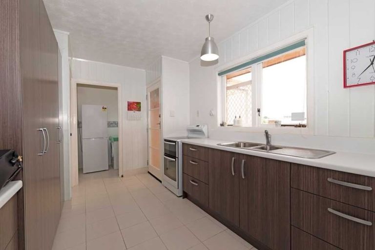 Photo of property in 38 Smythe Road, Henderson, Auckland, 0612