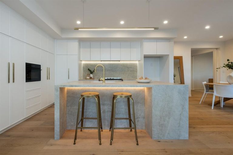 Photo of property in 18a Eastcliffe Road, Castor Bay, Auckland, 0620