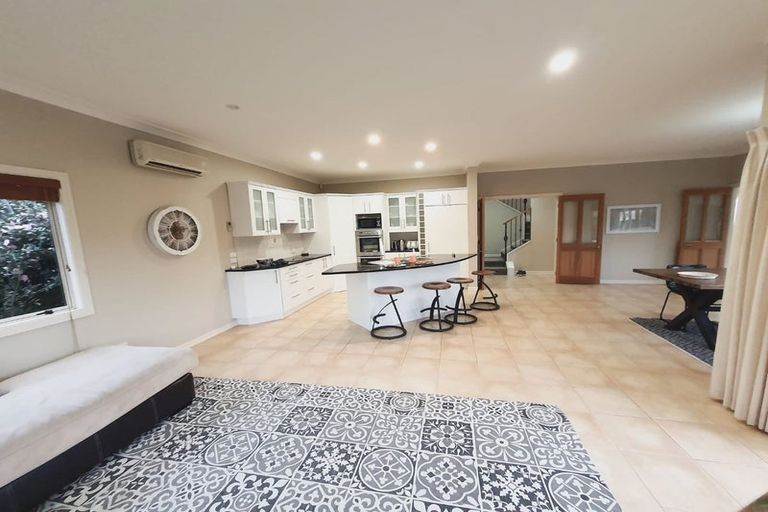 Photo of property in 5b Estuary Views, Shelly Park, Auckland, 2014