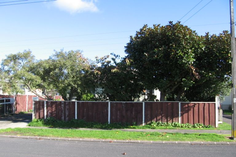 Photo of property in 33 Sandbrook Avenue, Otara, Auckland, 2023