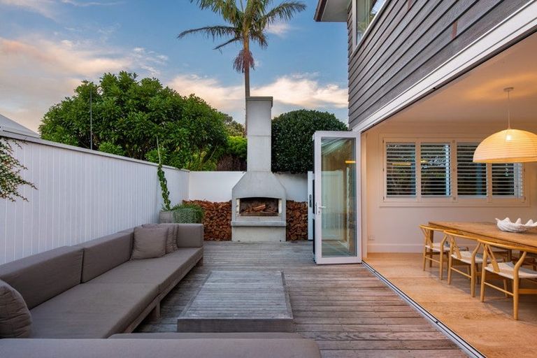 Photo of property in 1/30 Ocean View Road, Milford, Auckland, 0620