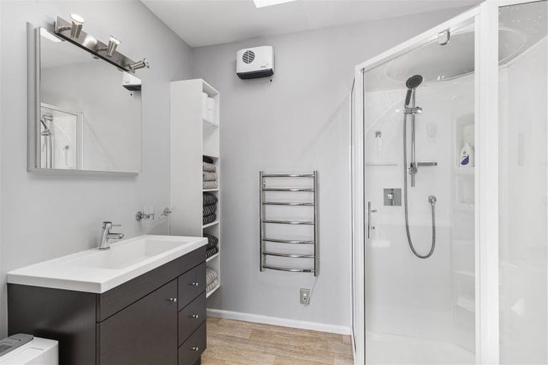 Photo of property in 8 Mappleton Avenue, Burnside, Christchurch, 8053