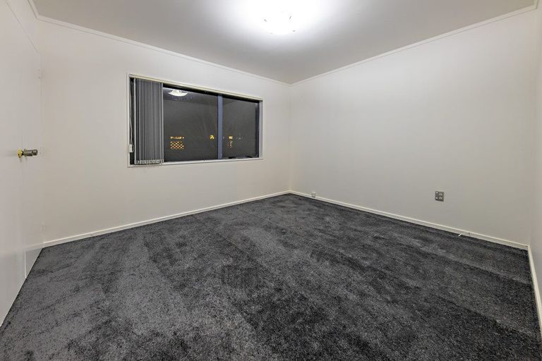 Photo of property in 28 Barneys Farm Road, Clendon Park, Auckland, 2103