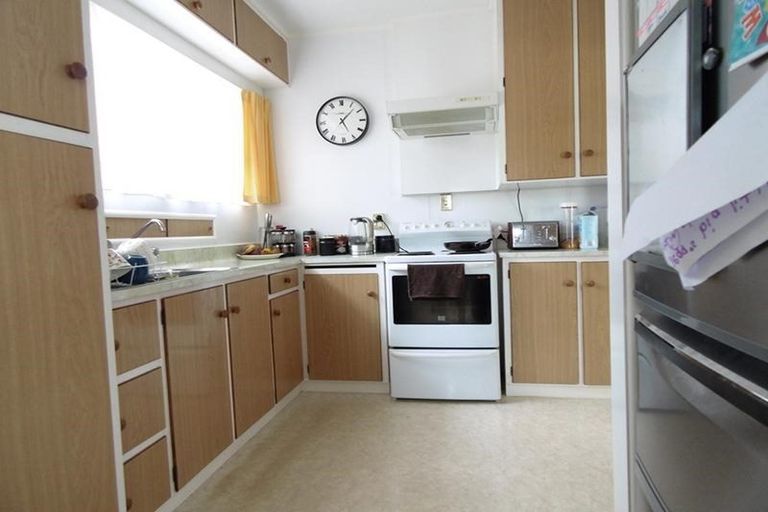 Photo of property in 130 Archibald Road, Kelston, Auckland, 0602