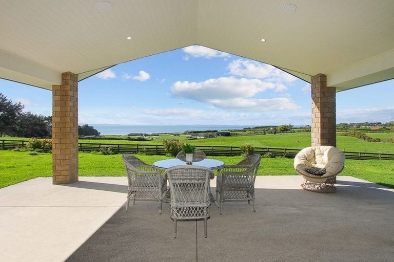 Photo of property in 205 Clarks Beach Road, Clarks Beach, Pukekohe, 2679